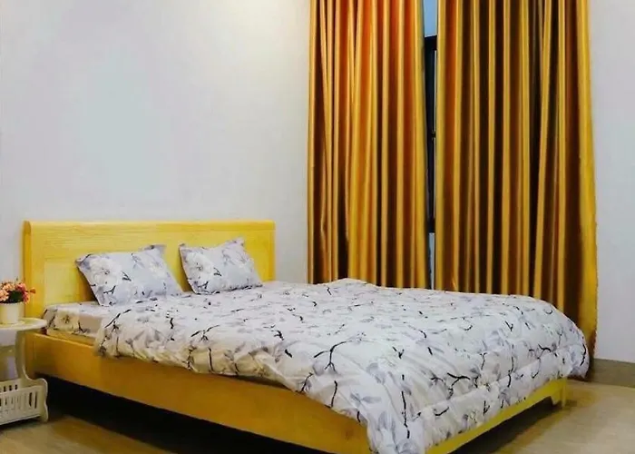 Cozy Furnished In Center *
